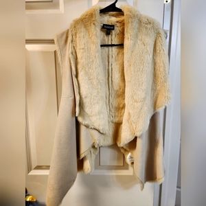 Bebe Women’s Reversible Faux Fur / Faux Suede Vest Hanky Hem Open Front Small
